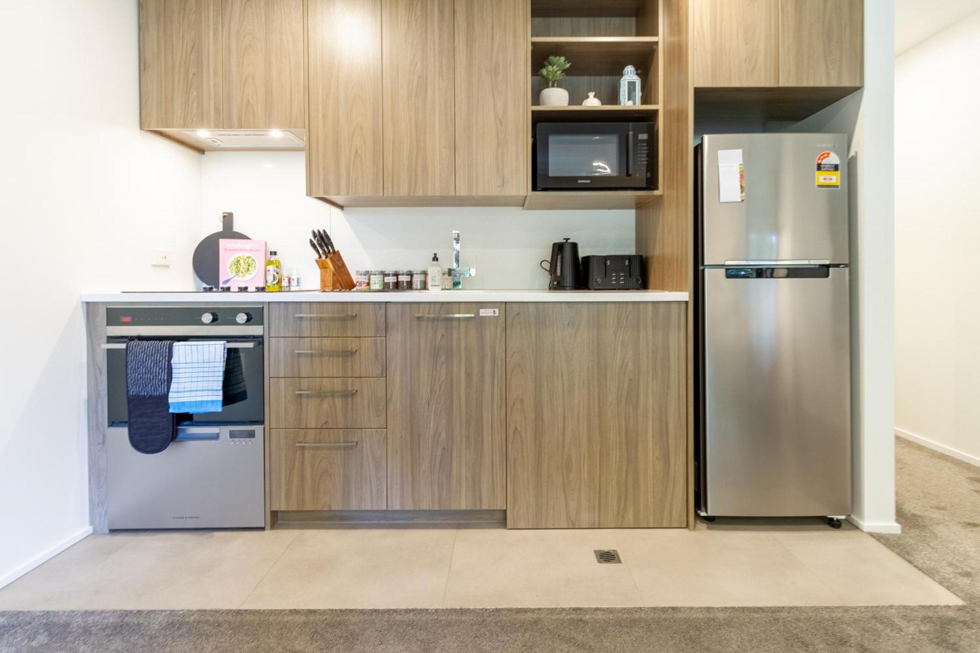 Cozy 1-Bed Apartment With Park Views, Sleeps 4 Christchurch Exterior foto