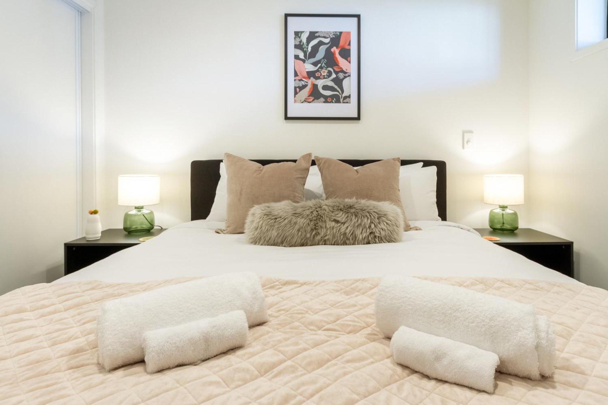 Cozy 1-Bed Apartment With Park Views, Sleeps 4 Christchurch Exterior foto