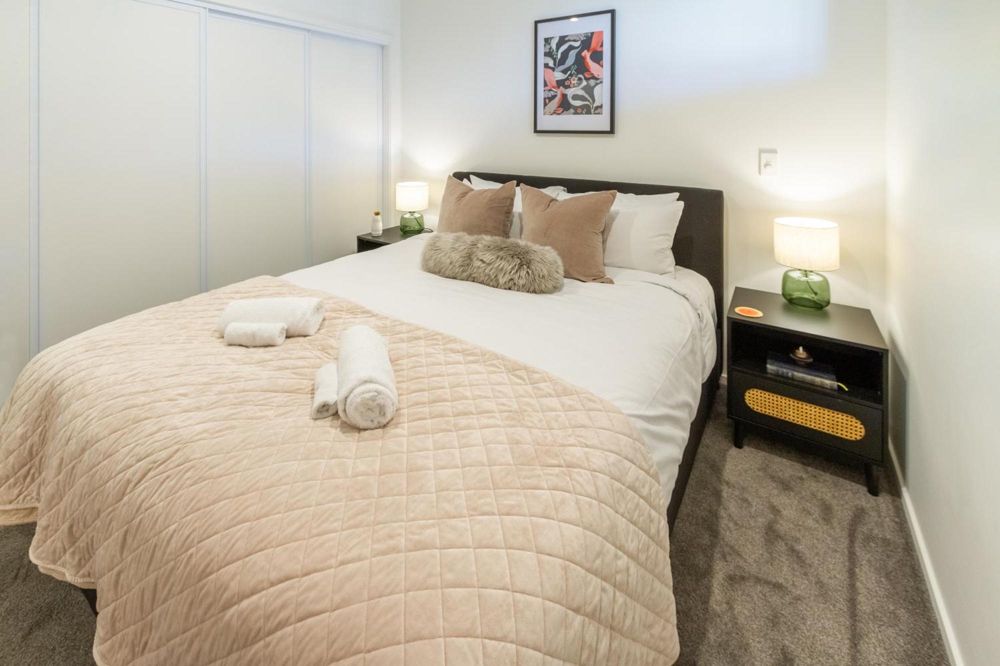 Cozy 1-Bed Apartment With Park Views, Sleeps 4 Christchurch Exterior foto