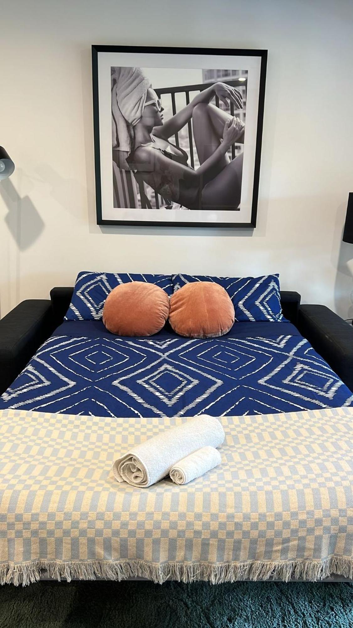 Cozy 1-Bed Apartment With Park Views, Sleeps 4 Christchurch Exterior foto